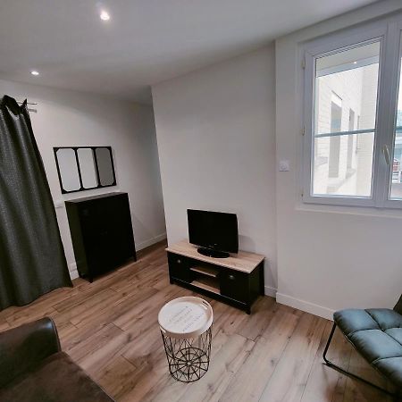 Appartement Business 拉加雷讷科隆布 外观 照片