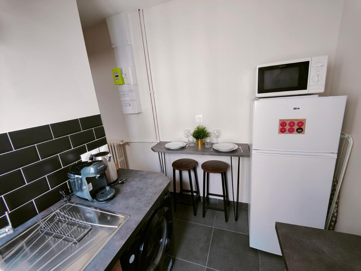 Appartement Business 拉加雷讷科隆布 外观 照片