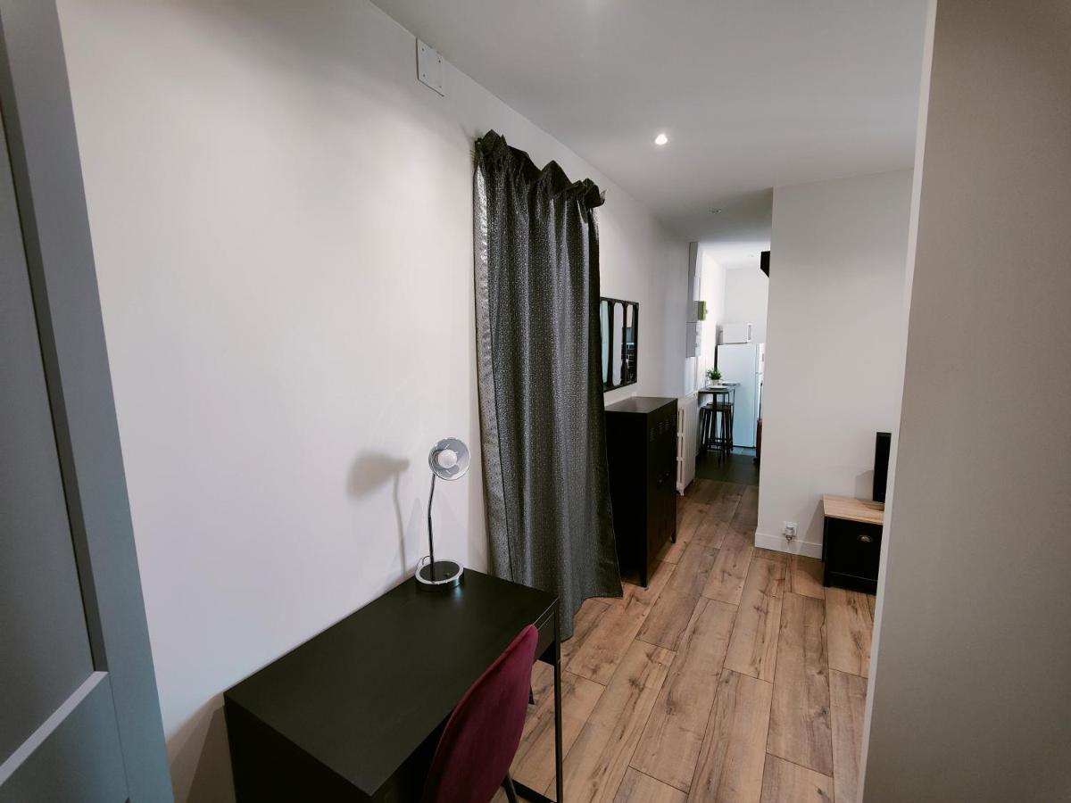 Appartement Business 拉加雷讷科隆布 外观 照片