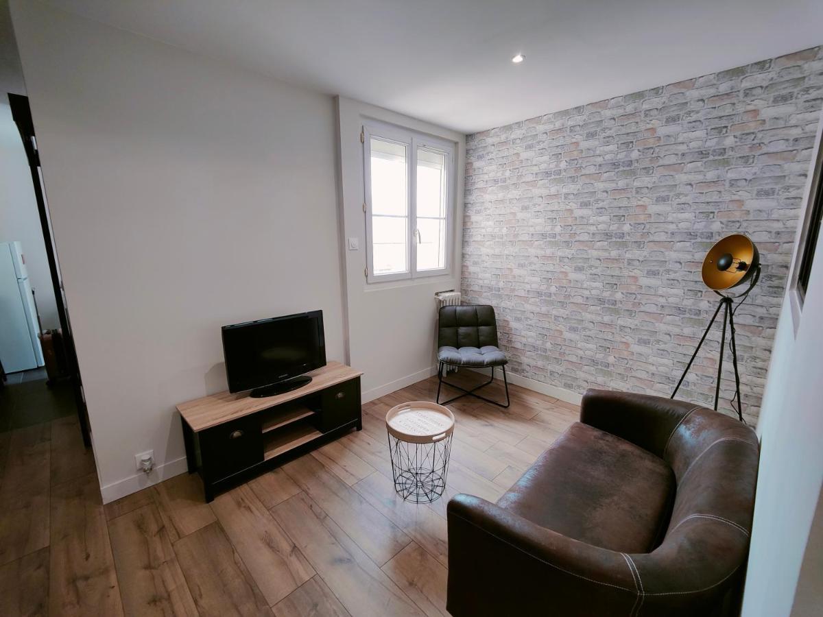 Appartement Business 拉加雷讷科隆布 外观 照片