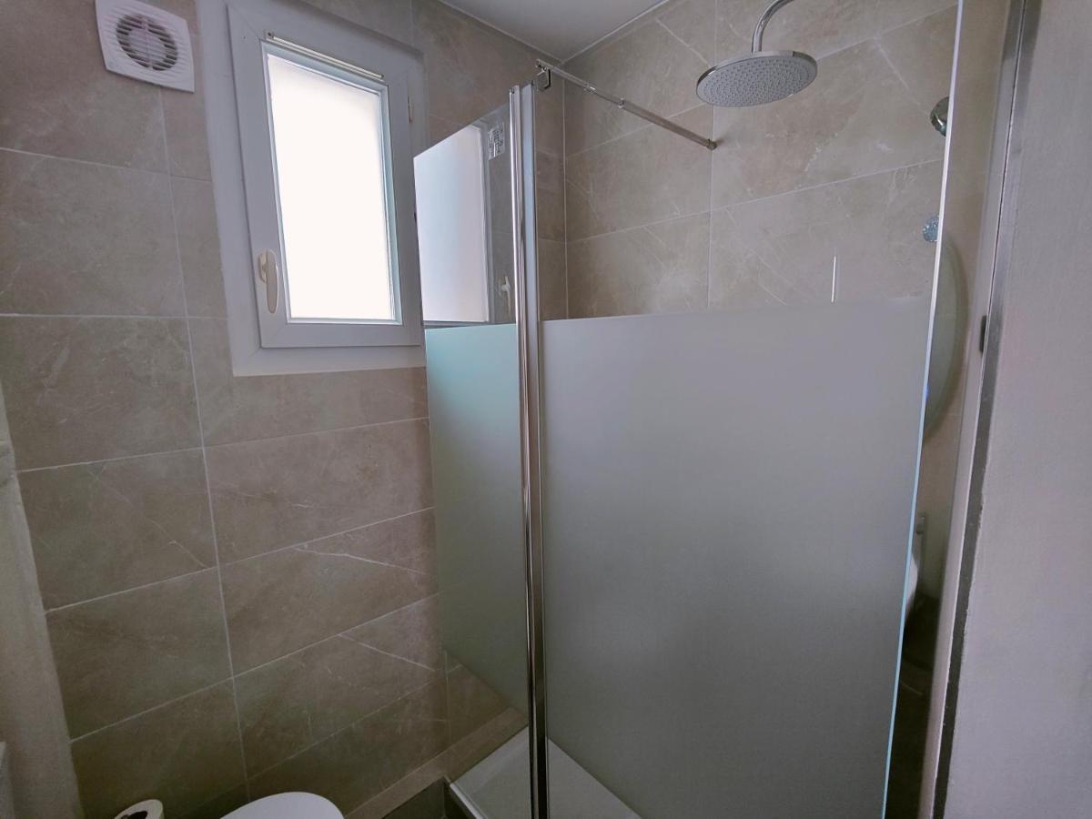 Appartement Business 拉加雷讷科隆布 外观 照片