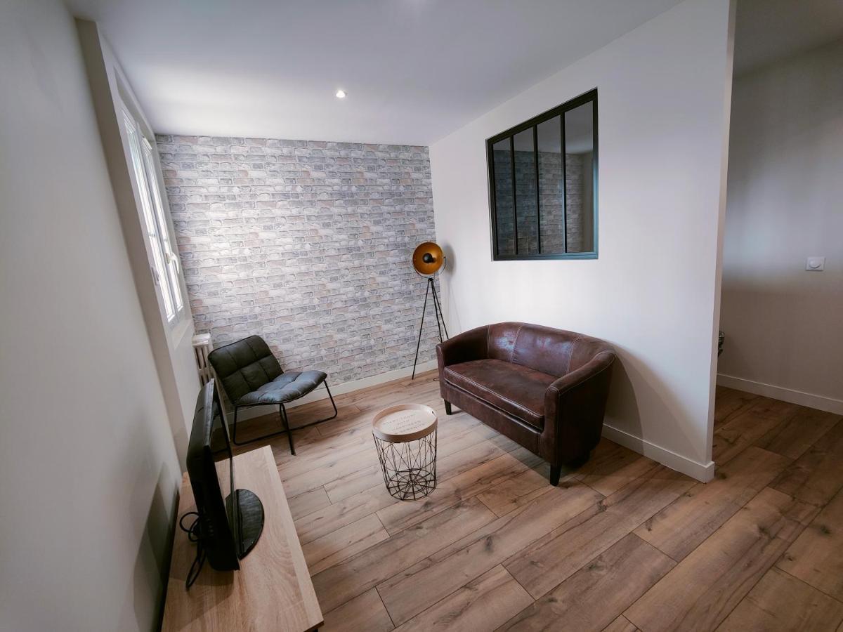 Appartement Business 拉加雷讷科隆布 外观 照片
