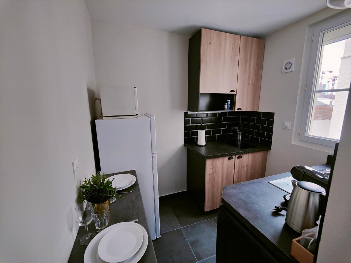 Appartement Business 拉加雷讷科隆布 外观 照片