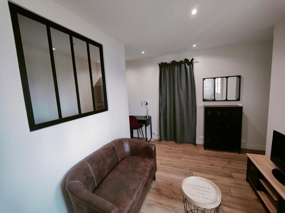 Appartement Business 拉加雷讷科隆布 外观 照片